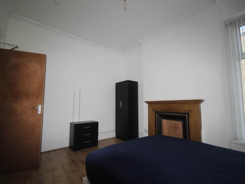 Bedroom (2)