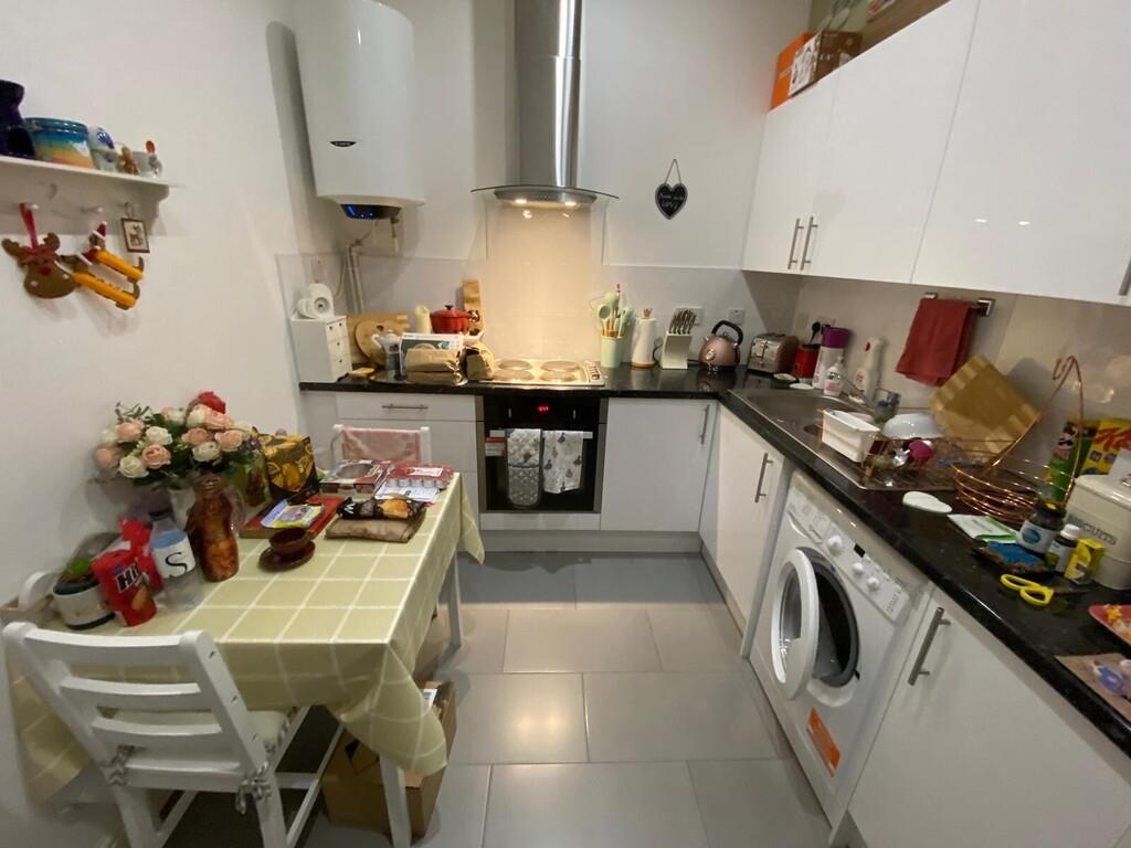 Studio w/c kitchen