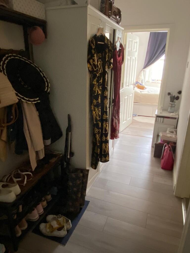 Studio w/c Hallway