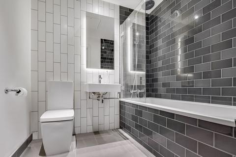 2 bedroom apartment to rent, Cutter House, Royal Wharf, E16