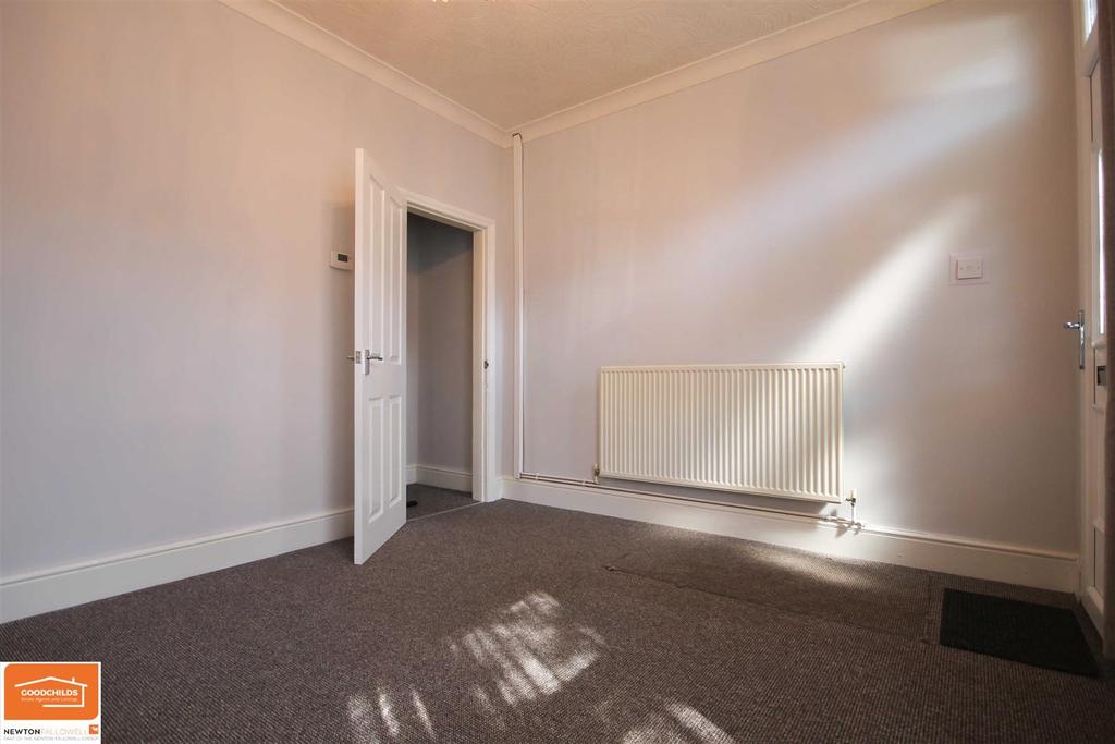 Harrison Street, Bloxwich, Walsall 2 bed end of terrace house £525 pcm (£121 pw)