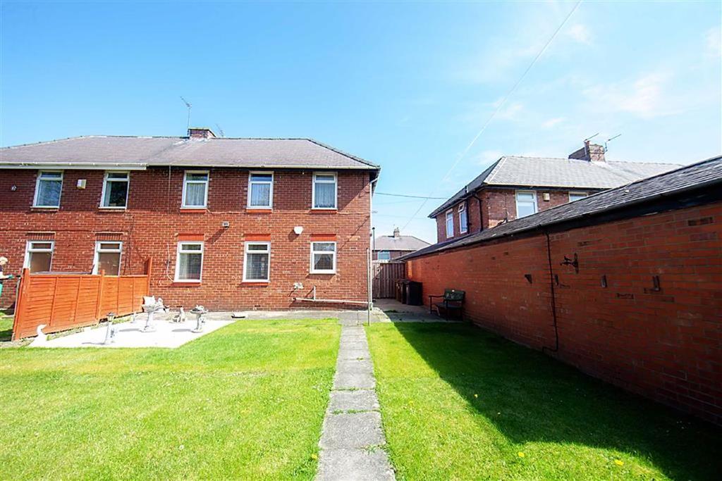 Queens Crescent, Wallsend, Tyne & Wear, NE28 3 bed semidetached house £165,000