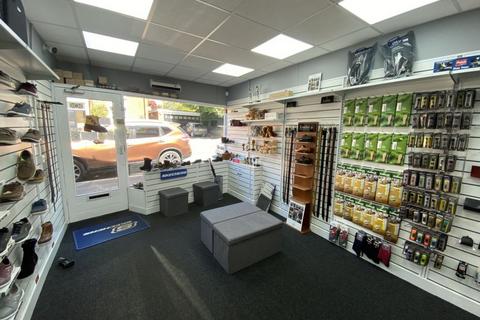 Shop to rent, London Road, Oadby, LE2