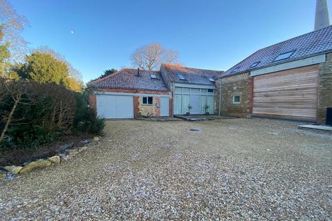 3 bedroom barn conversion to rent, Hall Farm Barns, Caythorpe, NG32