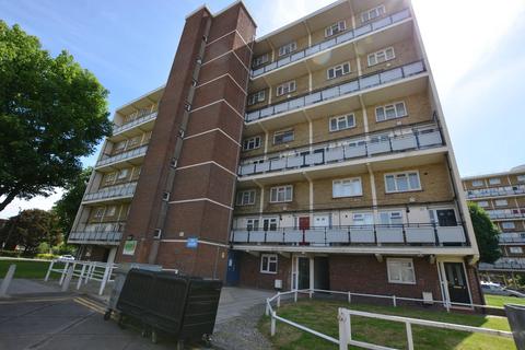 2 bedroom maisonette to rent, Snells Park, Edmonton