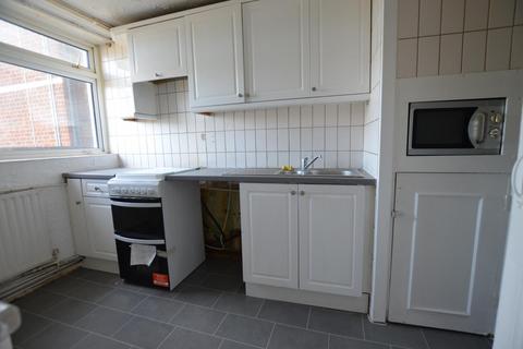 2 bedroom maisonette to rent, Snells Park, Edmonton