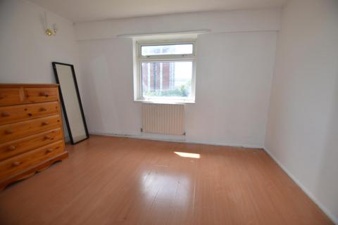 2 bedroom maisonette to rent, Snells Park, Edmonton