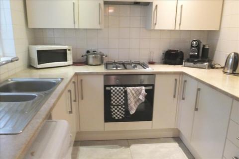 3 bedroom house to rent, Foxwood Close, Feltham, Middlesex, TW13