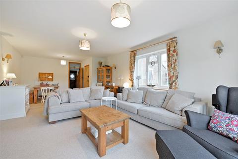 4 bedroom detached house to rent, Stanley Hill Avenue, Amersham, Buckinghamshire, HP7