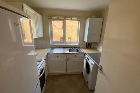 2 bedroom maisonette to rent, Robertson Close, Shenley Church End, Milton Keynes, MK5