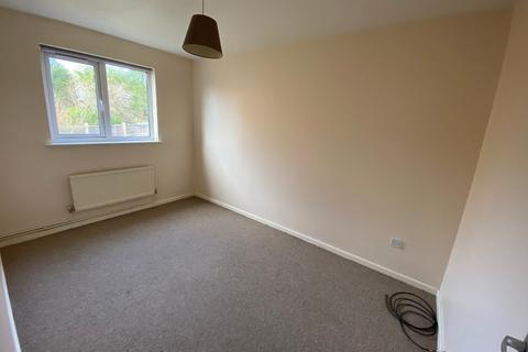 2 bedroom maisonette to rent, Robertson Close, Shenley Church End, Milton Keynes, MK5