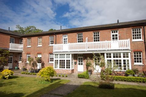 2 bedroom terraced house to rent, Little Bethel Court, Norwich NR2