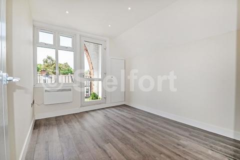 undefined, Archway Road, London, N6