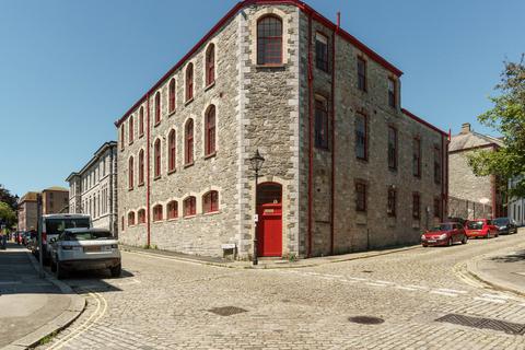 2 bedroom flat for sale, Astor Court, The Barbican, Plymouth