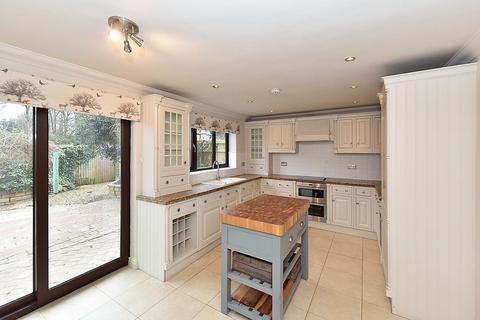 4 bedroom detached house to rent, Aylesby Close, Knutsford