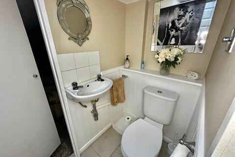 4 bedroom end of terrace house for sale, Palmarsh Road, Orpington, Kent, BR5 3SJ