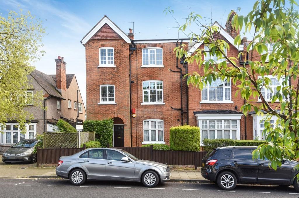 Cecil Park, Pinner 2 bed flat £525,000