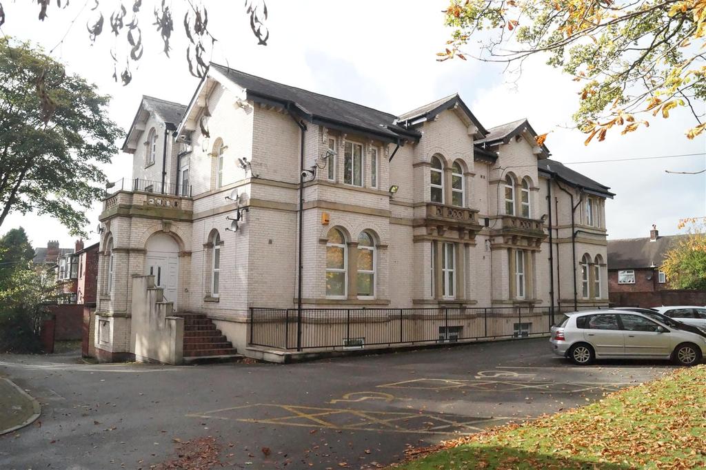 Fairhope Court, Fairhope Avenue, Salford 2 bed apartment £600 pcm (£