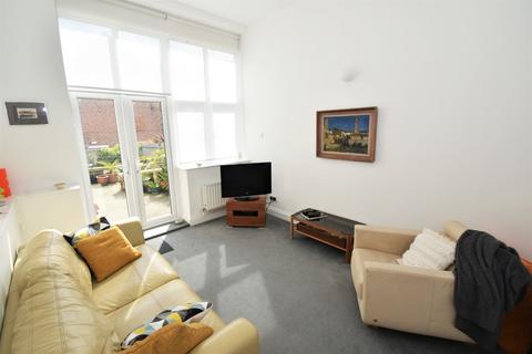 2 bedroom townhouse to rent, Nightingale Place, Margate