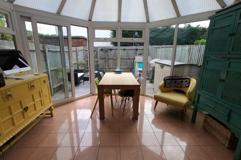 3 bedroom terraced house to rent, Asprey Mews, Beckenham
