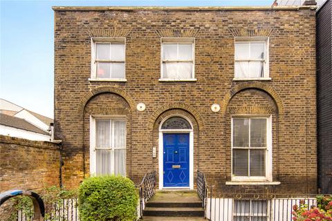 Flat C, 456 Hackney Road, London, E2 9EG