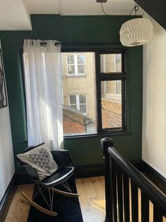 4 bedroom flat to rent, Old Street, London EC1