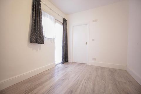 1 bedroom flat to rent, Chilton Road, Edgware, HA8