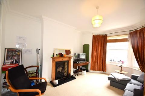 3 bedroom maisonette to rent, Upham Park Road, Chiswick