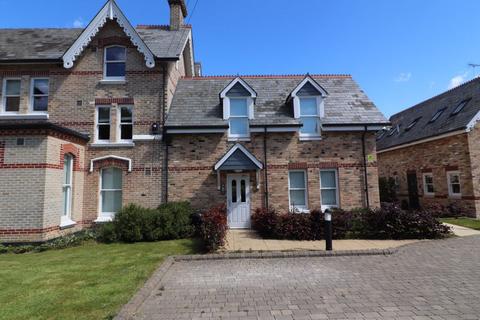 2 bedroom apartment to rent, Delightful 2 bedroom apartment - £1400 pcm