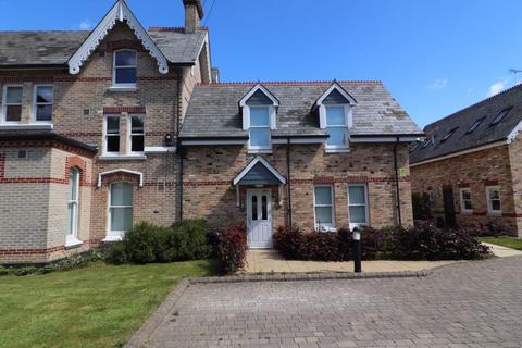 undefined, Delightful 2 bedroom apartment - £1350 pcm
