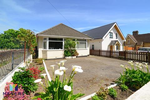 3 bedroom bungalow for sale, Blandford Road, Poole BH15