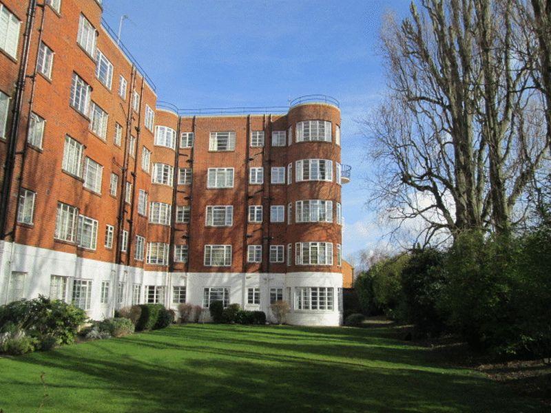 RAYNES PARK SMART ONE DOUBLE BEDROOM FURNISHED FLAT CLOSE TO MAINLINE