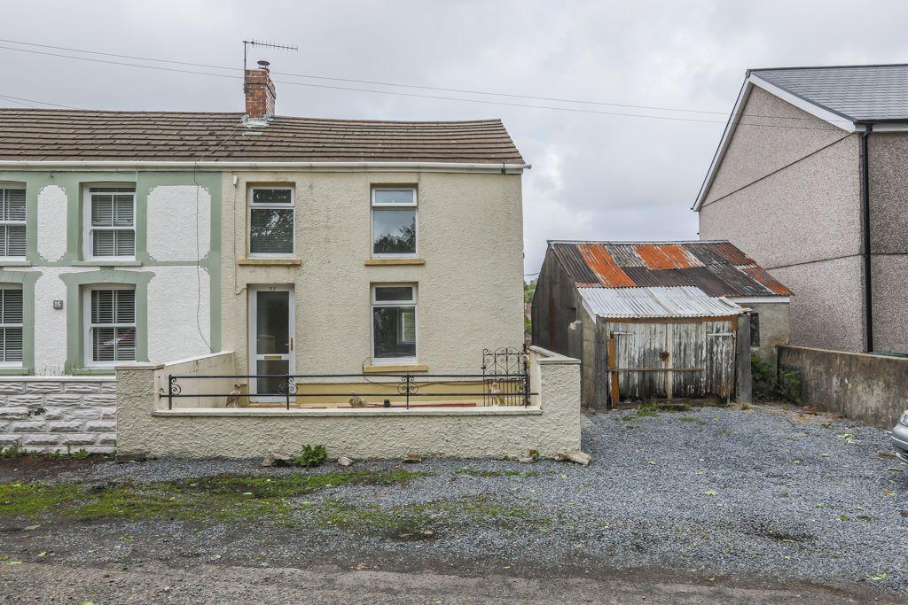 Heol Rhyd Ddu Fach, Cwmllynfell, Swansea, West SA9 2WB 3 bed