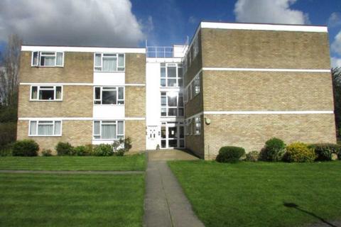 2 bedroom flat to rent, Boreham Holt, Elstree