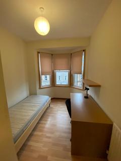 4 bedroom flat to rent, East Preston Street, Edinburgh EH8