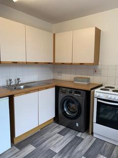 Studio to rent, Cleghorn Street, Dundee DD2