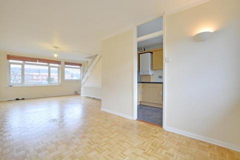 2 bedroom ground floor flat to rent, Alanthus Close, Lee, London, SE12