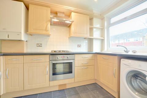 2 bedroom ground floor flat to rent, Alanthus Close, Lee, London, SE12