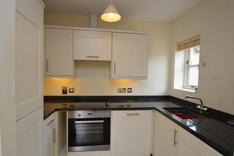 2 bedroom apartment to rent, High Street, Godalming GU7