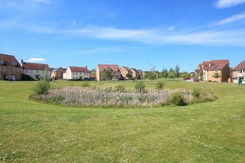 3 bedroom semi-detached house to rent, Carradine Crescent, Oxley Park