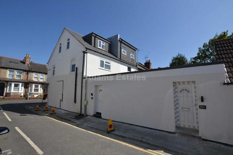 undefined, Cholmeley Road, Reading