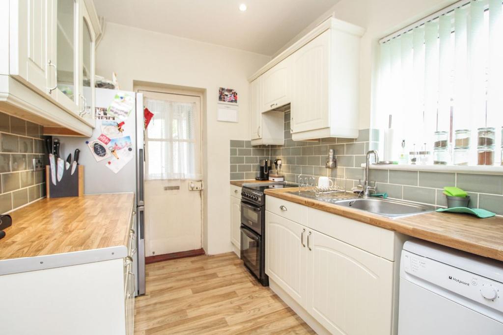 Hill Rise, Kempston, Bedford 3 bed semidetached house £285,000