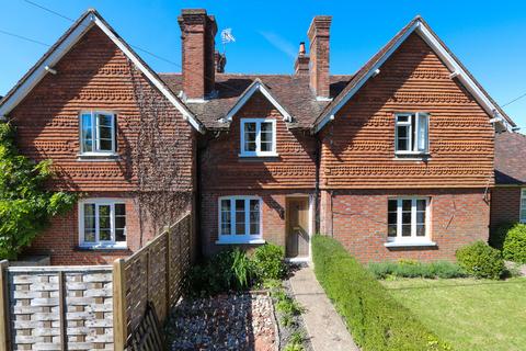 2 bedroom terraced house to rent, Rural Location With Stunning Views in Bodiam