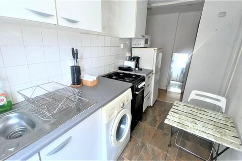 2 bedroom flat to rent - Commercial Road, Limehouse