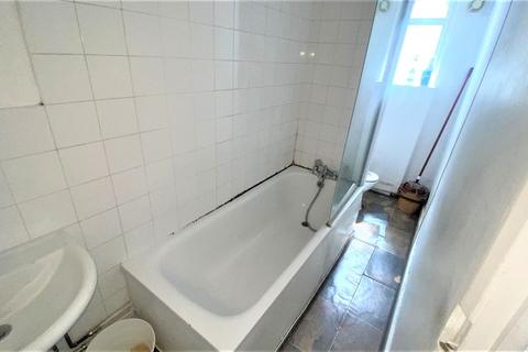 2 bedroom flat to rent - Commercial Road, Limehouse