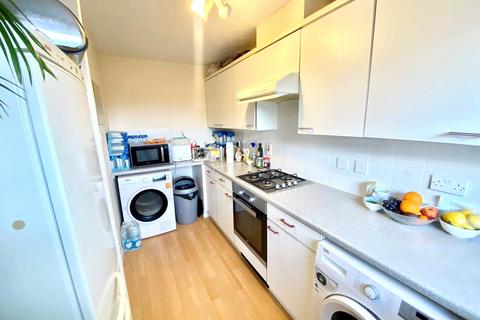 1 bedroom apartment to rent, Vanbrugh Court, London Road, Reading, Berkshire, RG1