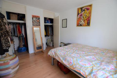 1 bedroom flat to rent, Lealand Road, Seven Sisters, N15