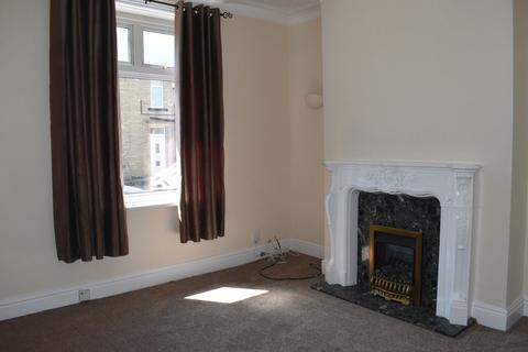 2 bedroom terraced house to rent, Woodside View , Boothtown, Halifax HX3