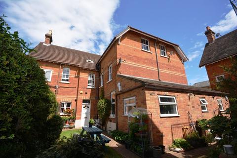 2 bedroom ground floor flat to rent - Adelaide Square, Bedford