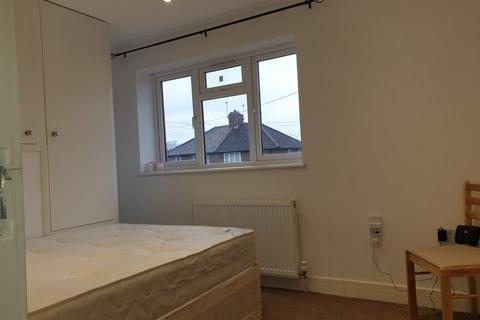 2 bedroom flat to rent, BRYONY ROAD, WHITE CITY, LONDON W12